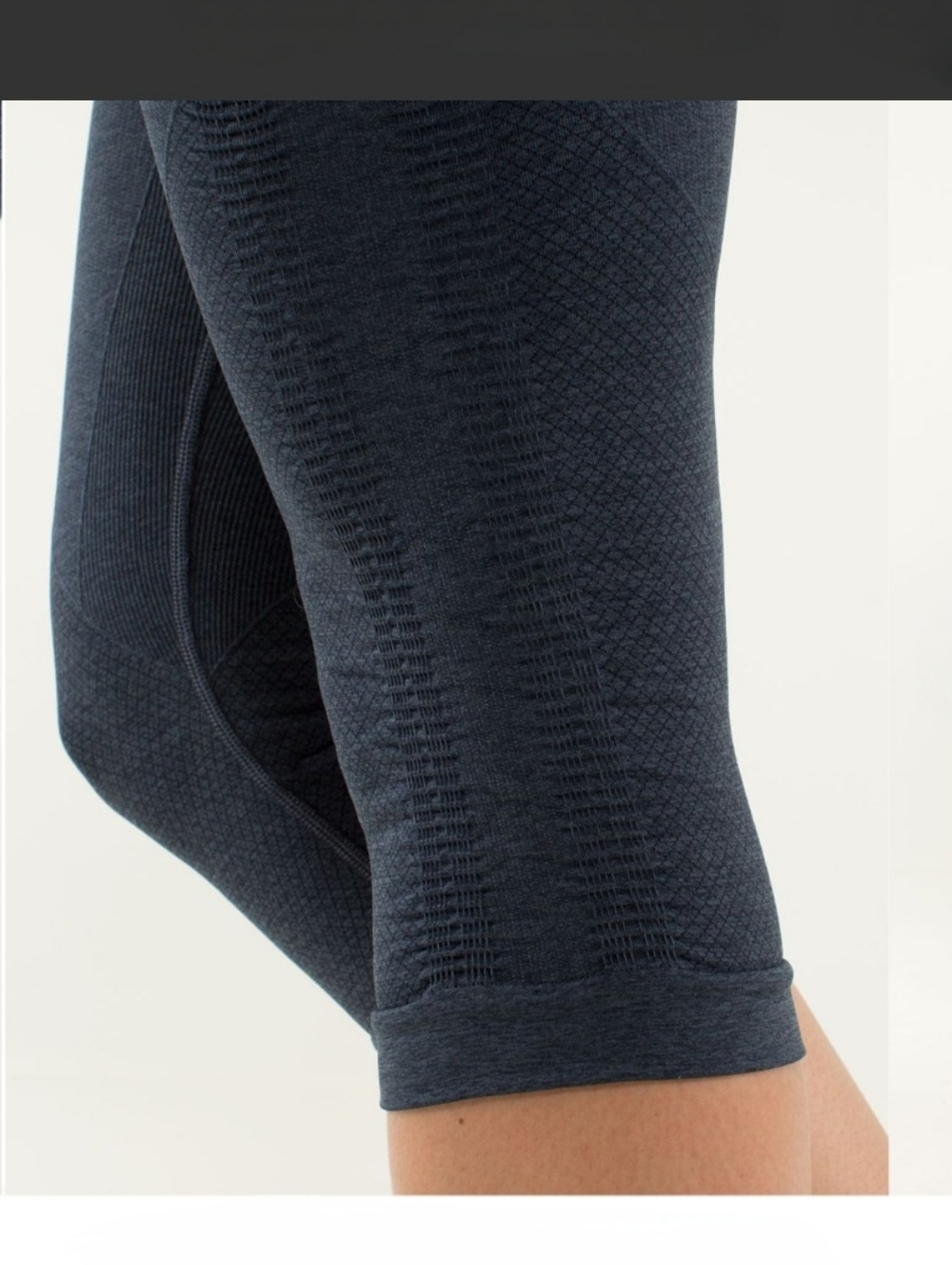 Lululemon In The Flow Crop II - Picture 4 of 10
